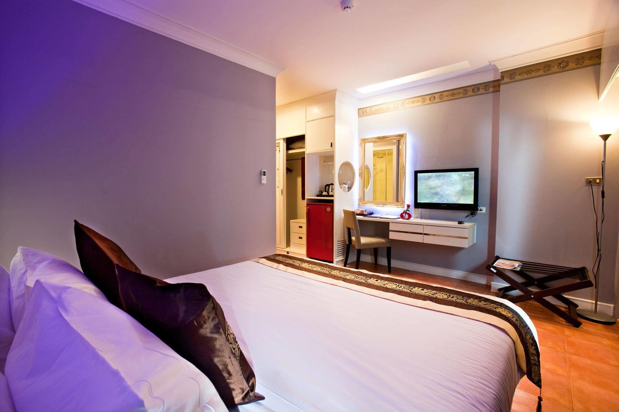 Khách sạn C & N Hotel Patong, Phuket 3*