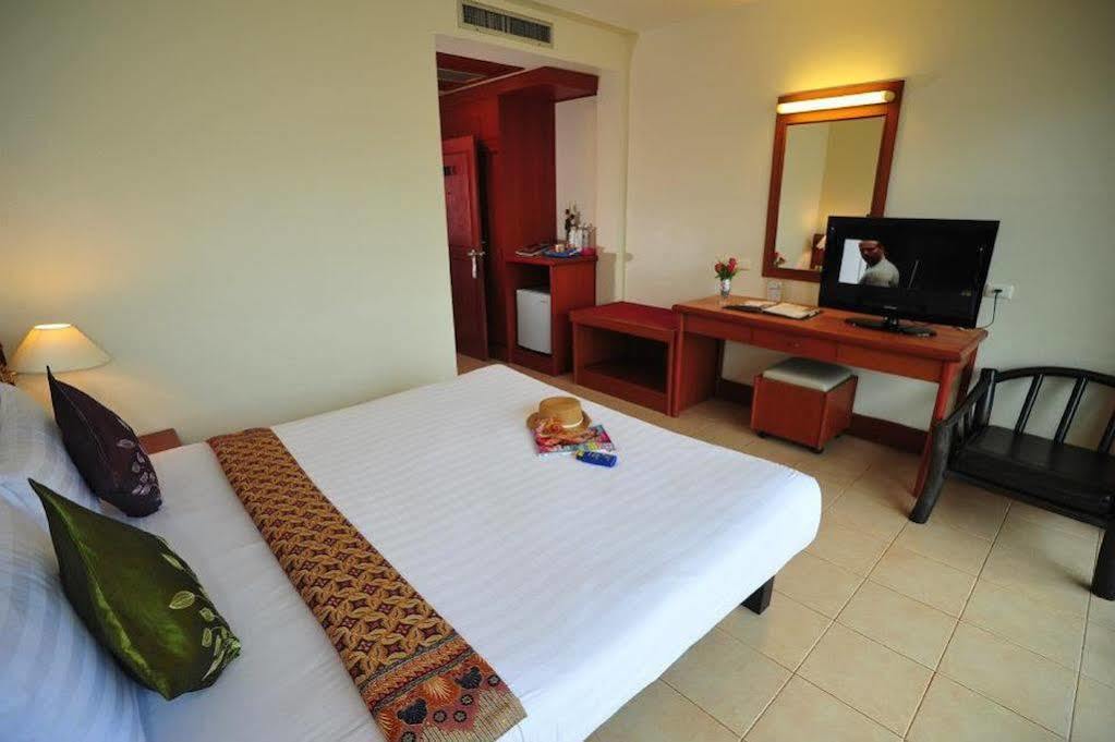 C & N Hotel Patong, Phuket Khách sạn