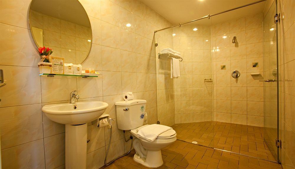 C & N Hotel Patong, Phuket Hotell 3*