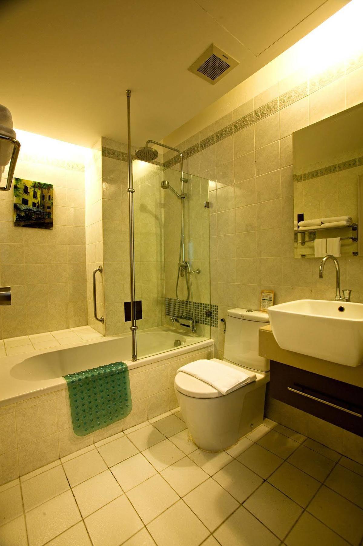 C & N Hotel Patong, Phuket